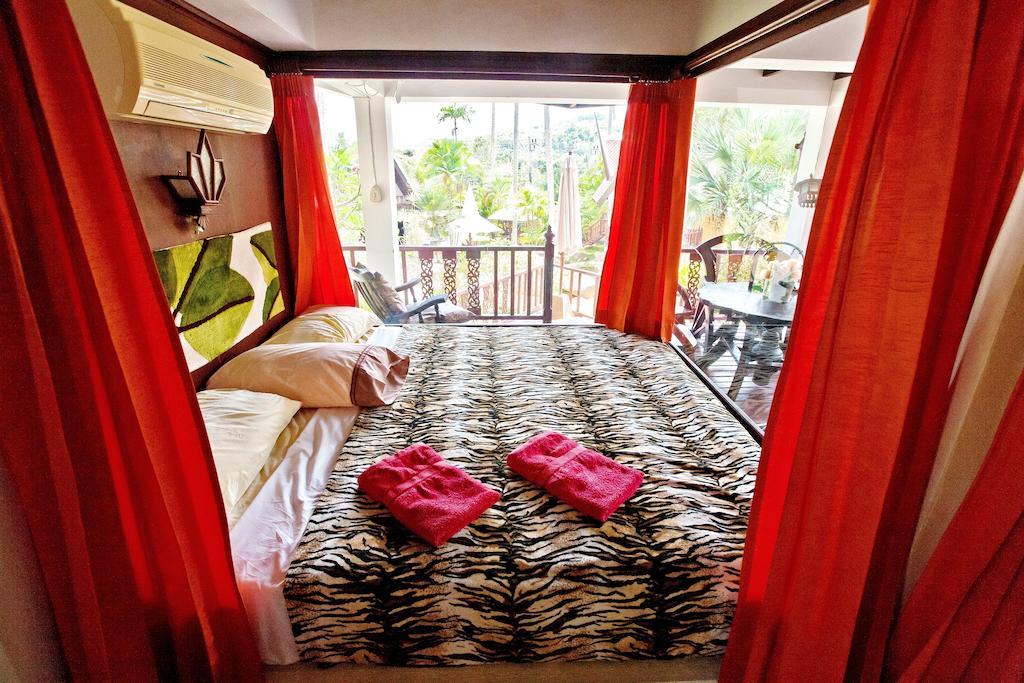 Coco Palace Resort Nai Harn Zimmer foto