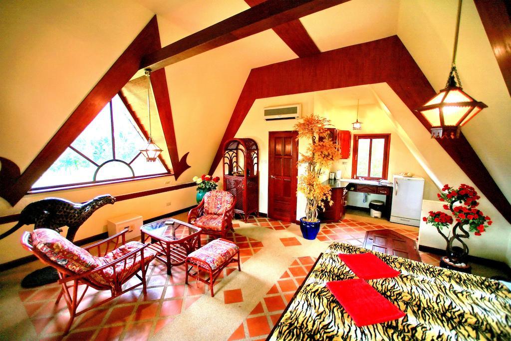 Coco Palace Resort Nai Harn Zimmer foto
