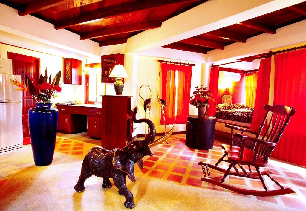 Coco Palace Resort Nai Harn Zimmer foto