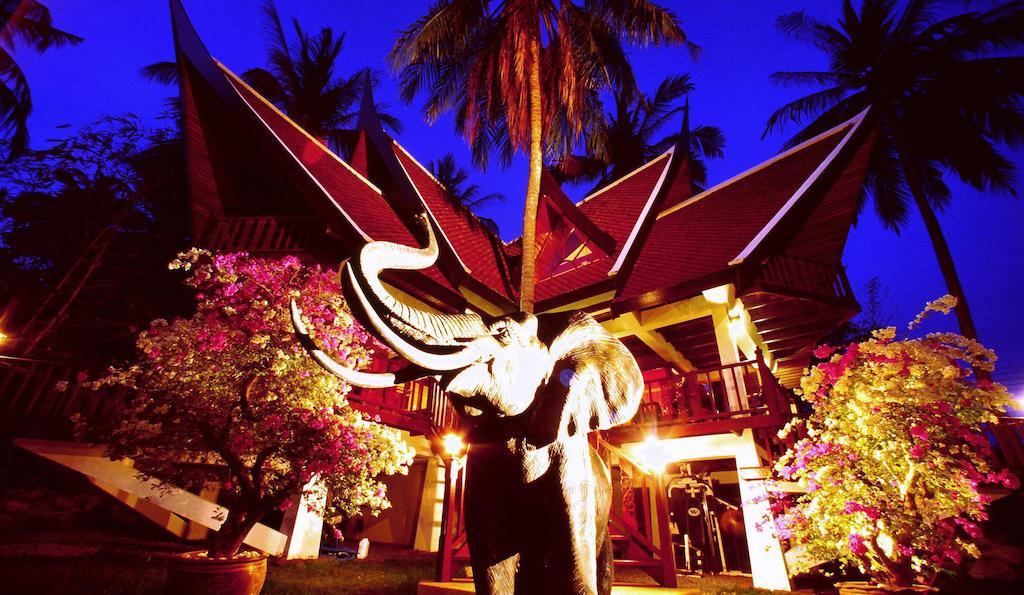 Coco Palace Resort Nai Harn Zimmer foto